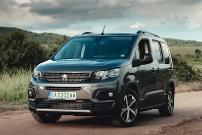 2023 Peugeot 3008 — Hybrid, Automatic